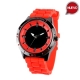 Reloj de pulso con caja metálica cristal mineral y correa de silicón