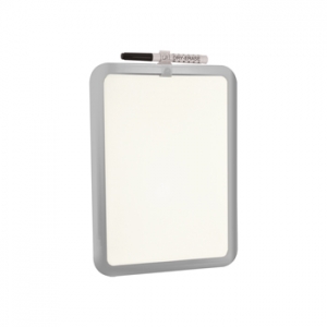 Pintarron color blanco y con porta plumón modelo BOARD