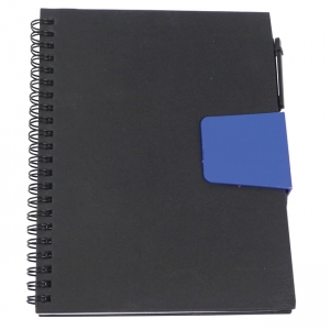 Libreta de cartón laminado de color negro y con broche en varios colores