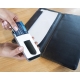 Soporte para celular con compartimento para tarjetas