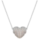 Collar con cadena color plata y un dije en forma de corazón bicolor