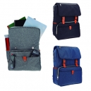 Mochila con 3 compartimentos y espacio para laptop