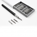 Set con 24 puntas intercambiables color blanco.
