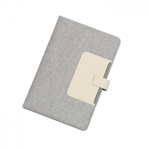Libreta en poliéster porta tarjetas y broche de curiel con imán, 80 hojas