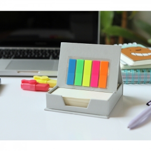 Set con 120 hojas cuadradas y notas adhesivas de colores