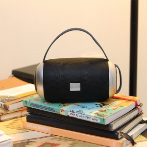 Bocina salchica Vercelli bluetooth 5.0 fm correas y placa grabable