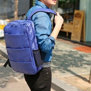 Mochila back pack porta laptop apariencia acolchonada