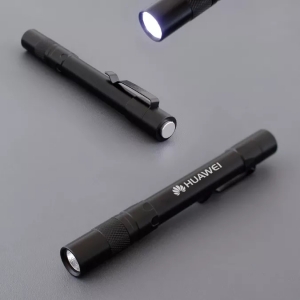 Linterna o lámpara tipo bolígrafo MRI con clip