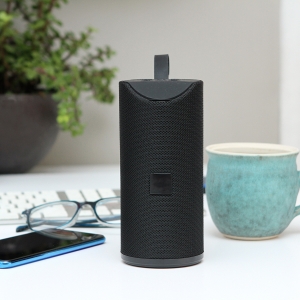 Bocina bluetooth con asa para sujetarla