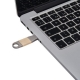 USB de madera y capacidad de 16 GB