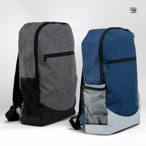 Mochila de poliéster con bolsa principal acolchada