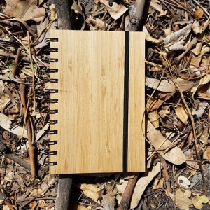 Libreta con pasta de bambú