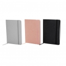 Libreta con 70 hojas de raya fabricada con piel reciclada