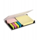 Libreta con notas adhesivas y banderas