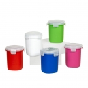 sencillo vaso de plástico con tapa y sello hermético