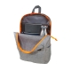 Mochila compacta estilo casual, cuenta con bolsa frontal