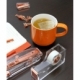 Bonita taza de cerámica con capacidad de 350 ml