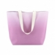 Elegante bolsa tote fabricada en poliéster