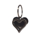 Llavero de metal en color negro en forma de corazon