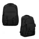 Mochila color negro hecho de políester con 3 compartimientos