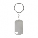 Llavero metálico rectangular con detalle de corazón