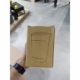 Es un termo resistente con una base de bambú firme