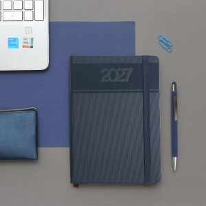 Agenda semanal 2027 de curpiel con pluma Batok